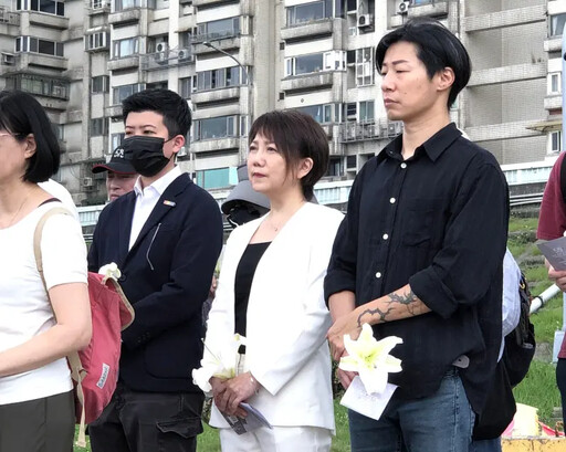 鄭麗文悼共諜？他狠打臉：這些人也曾獻花