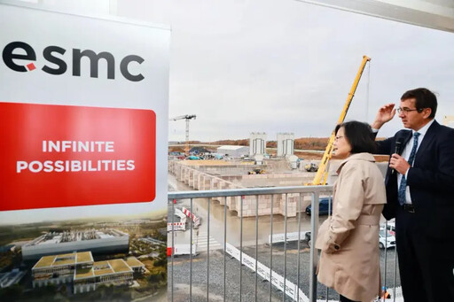 德參訪歐積電 蔡英文送暖工程師：記得回家