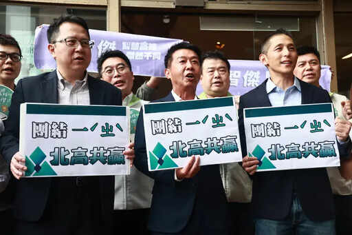 跨派系議員、吳怡農力挺！許智傑登記參選