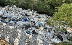 高雄月世界垃圾來源曝光！他驚：黨內鬥爭？