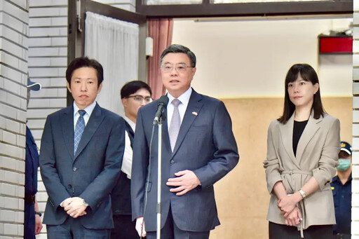 鄭銘謙搶答 黃國昌酸爆：急著幫卓榮泰洗地