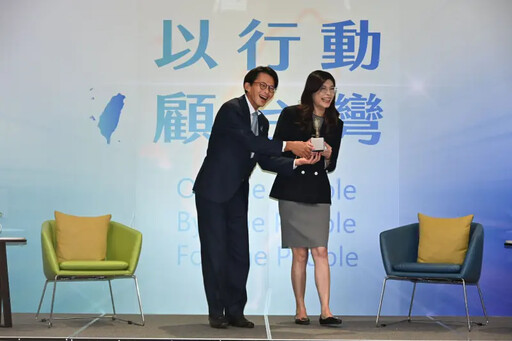 吳思瑤評鄭黃會 他酸矯情：沒關注還寫作文