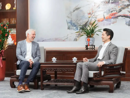 蔣萬安曬與輝達副總合照 曝明年簽約時間