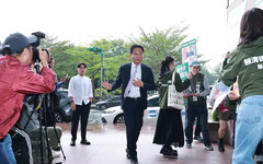 陳亭妃政見會拒納提問 林俊憲嗆不是去唸稿