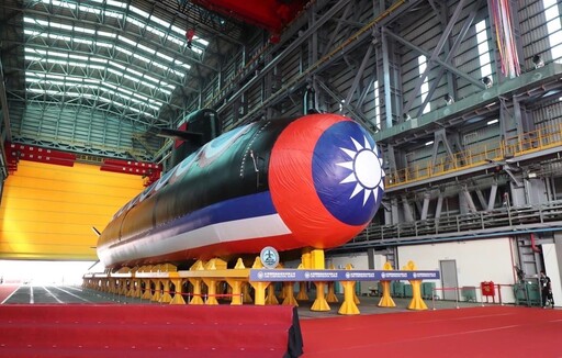 國造海鯤號潛艦27日首度下海 用中國製浮塢測試又惹議