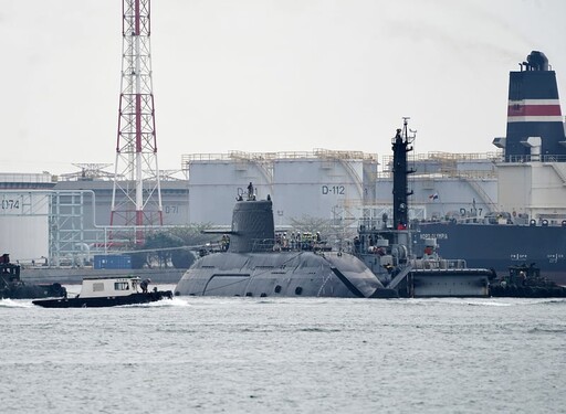 歷史性時刻！首艘國造潛艦「海鯤號」出廠測試 全貌曝光吸引軍事迷搶拍