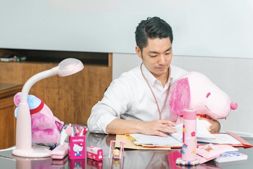 「國際粉紅日」手抱史努比批公文超Pink 蔣萬安：心情跟著粉嫩起來
