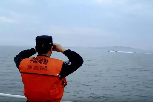 海巡署出動3艘艦艇對峙1小時寡不敵眾 中國7海警船強行帶走澎湖漁船