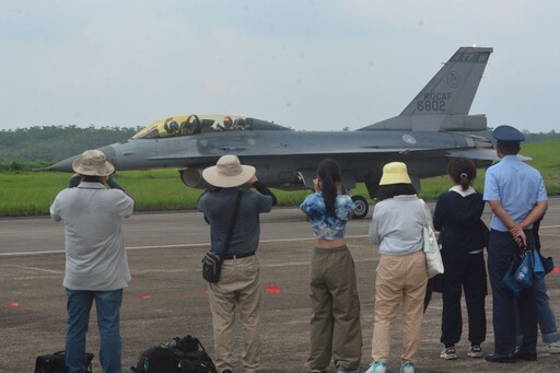 賴清德任內首次主持國軍營區開放 10日校閱空軍四型戰機性能展示