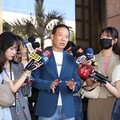 鍾小平控告詹江村、曾妍潔 她抱病錄影反嗆：趕快認錯回頭是岸