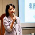 王婉諭嘆《財劃法》民眾黨制衡不力 點名黃國昌「有說有笑」：只顧忙手機直播