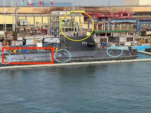 獨家／海鯤號潛艦光電桅杆終於豎起 艦身這兩處卻和先前不一樣