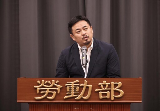 洪申翰為加班爭議向基層道歉和致謝 親吐台大肄業真相