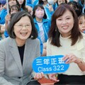 畢業50年重返中山女高！蔡英文自爆數學成績差 勉勵學妹「做勇敢走向世界的女生」