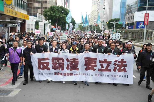 兩位總召又摃上了！黃國昌為反霸凌遊行 柯建銘批老愛無理咆哮：你才是「常業犯」