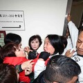 再戰選罷法！朝野爆推擠衝突 藍僅1分鐘出委綠拍桌喊「會議無效」