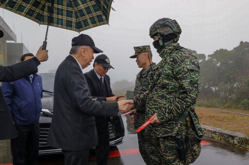 中共解放軍擾台全靠他們監控敵情 李棟樑慰勞偏遠駐軍感謝守護國家