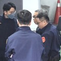 柯文哲起訴/4個月後首發聲「我跑民眾黨就毀」 檢曝他挪移政治獻金買股票