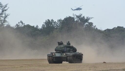 陸軍聯兵營首度秀戰力 機步、戰車納陸航特遣隊保護關鍵設施