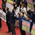 閣揆施政報告脫稿批總預算被刪 藍場外反嗆「無法施政就下台」