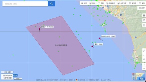 高屏外海好熱鬧 國防部實彈演習旁2艘中國權宜輪 軍事迷喊讚