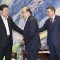 共商國是柯建銘單挑傅崐萁「你代表國家嗎」？ 傅微笑以對卓榮泰在旁打圓場