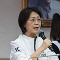 藍議員跪求「凌濤、翁曉玲」少講話 本人說話了：那是你的意見