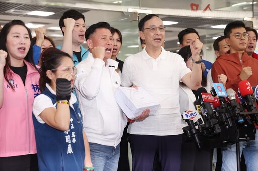 曝罷吳沛憶僅收到6千份連署書 李孝亮急求援嘆：無法直接聯繫到朱立倫