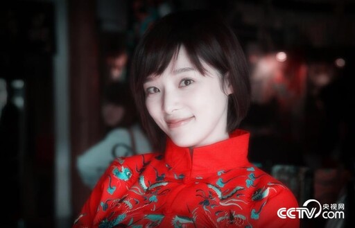 「叫醒13億中國人的《央視》女神」 胡蝶唸錯稿網友笑「不能從此消失了吧」