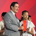 頒贈慈善基金會助學金 馬英九鼓勵學子奮發向學貢獻社會