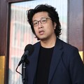 遭親中港媒「滿版攻擊」指其父賺紅錢養小三 沈伯洋斥造謠：看來快輪到我媽