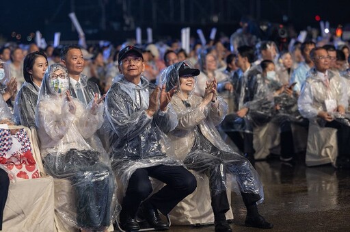 軍禮迎賓賴清德、馬紹爾總統淋雨走紅毯 林佳龍「雨水是上天的祝福」惹非議