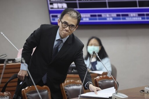 考試院秘書長劉建忻立院昏倒 休息後未就醫繼績備詢
