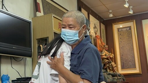 女大生求職遭詐騙至柬埔寨 脫險後與阿公相擁而泣
