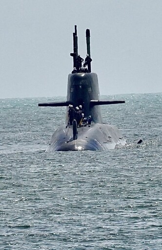 海鯤號首度台灣海峽海測平安返航 高雄港附近海、空域軍方全面戒備