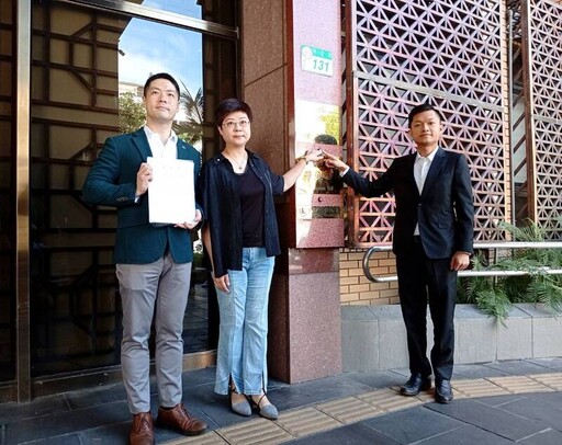 前助理控涉洩密國台辦！鄭正鈐稱「僅傳墨寶」 林志潔狠酸：書法大師？