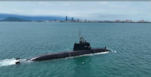 海鯤號第2次出港海測 海軍要求潛測深度200米 預估11月交艦
