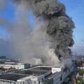 全台首座超級電池工廠爆炸起火 16人受傷送醫搶救