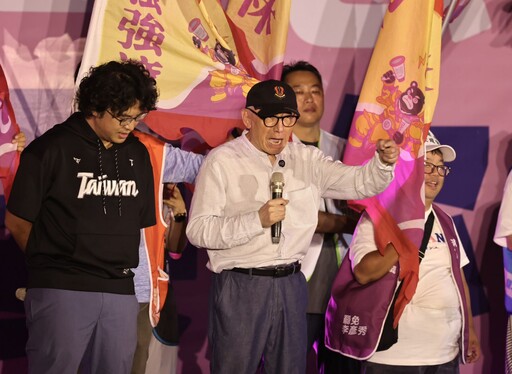 空拍畫面曝光！10萬人不畏風雨上凱道挺罷免 他任「神秘嘉賓」籲726阻止國家遺憾