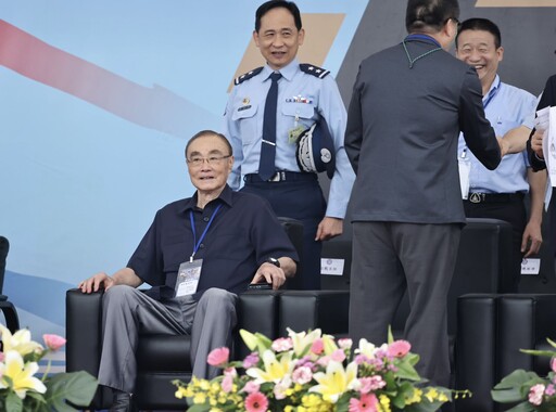 AT-3功成身退 勇鷹高教機成為空軍飛行特技操演的新機種