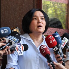 陳玉珍喊修法讓韓國瑜兼任黨主席 民進黨批：因人設事的惡例