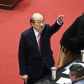 王世堅籲「謝謝收看」 柯建銘引曹植「七步詩」喊：相煎何太急