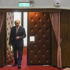 傳遭潘孟安勸退！妻子淚訴：都75歲了讓他當完這一屆 柯建銘說話了