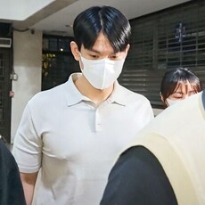 陳佩琪式藏錢術曝光！「小英男孩」打著前副閣揆名號索賄 iPhone丟20樓沒壞成滅證關鍵