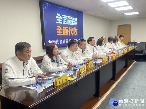 謝龍介率台南藍軍廣設罷免站 全面代收罷綠連署書
