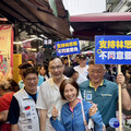 朱立倫陪同林思銘掃街 懇託鄉親反惡罷