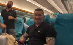 館長登陸「民進黨緊張了」 邱毅：看青鳥、黑熊，還要怎麼騙？