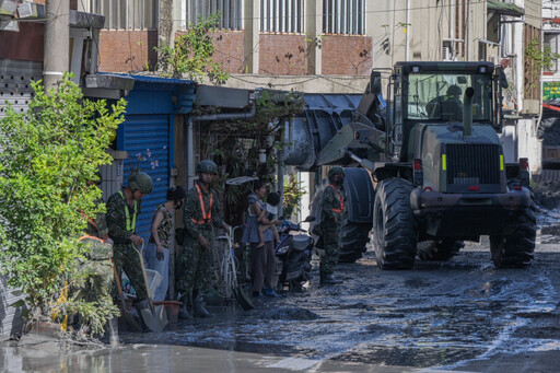 赴花縣光復鄉勘洪災 賴清德：取得共識下國軍可進民房助搬大型家具或清淤