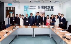 「大法官」被提名人拜會民眾黨團 黃國昌籲速回填問卷打造典範