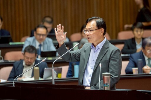 「綠友友」招牌真的好A?張啓楷:興采實業軍用野戰靴涉洗產地檢調不敢查